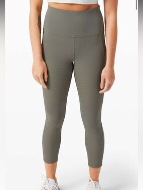 Lululemon Rogue Renegade Super High Rise Tight 25" Leggings Grey Sage Size 10